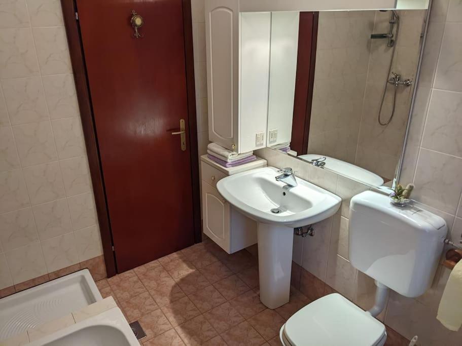 Apartment Kolodvor Dornberk Экстерьер фото